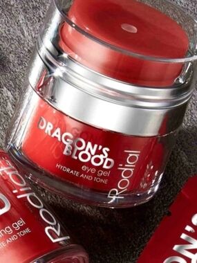 Rodial Dragon's Blood Eye Gel - Red Jar